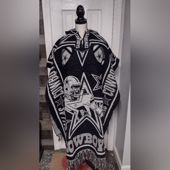 Dallas Cowboys Poncho - Picture 1 of 2